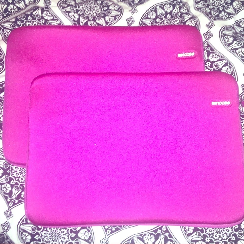 Incase neoprene sleeve for 15” MacBook Pro, NWOT